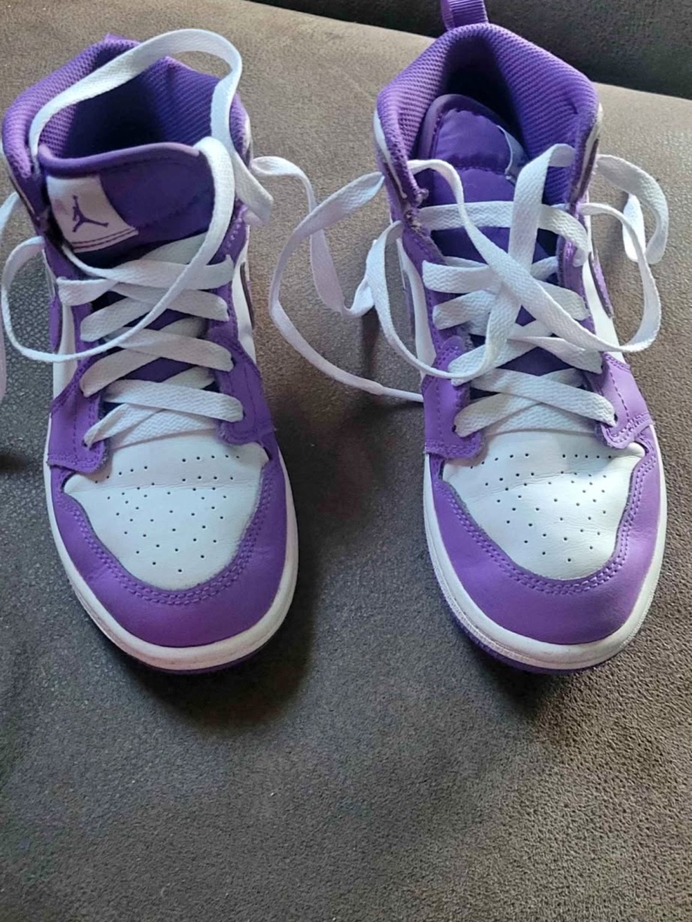 Jordan Kids High-Top Sneakers in Purple and White